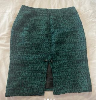 Falda Adolfo Dominguez verde y negra