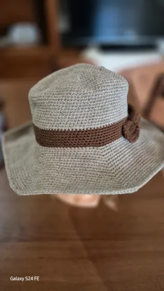 Cappello donna uncinetto marrone e grigio