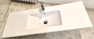 Lavabo de cerámica 122x47 con grifería
