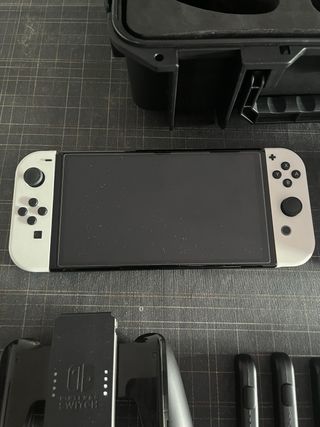 Nintendo Switch OLED Viola e Bianco