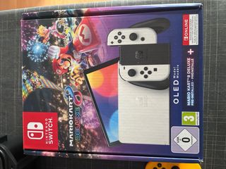 Nintendo Switch OLED Viola e Bianco