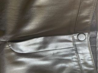 Pantalones efecto piel Mango Talla S