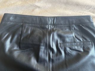 Pantalones efecto piel Mango Talla S