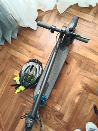 Patinete Xiaomi Mi Negro + Cargador