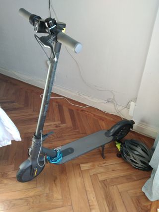 Patinete Xiaomi Mi Negro + Cargador