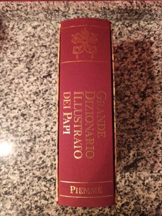 Grande Dizionario Illustrato dei Papi