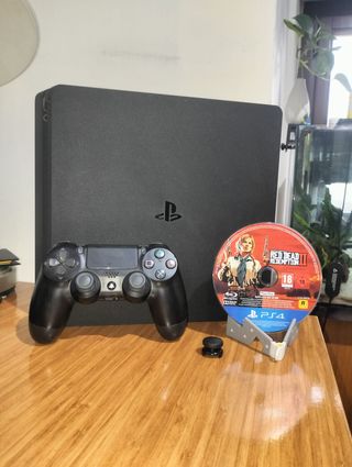 PS4 Slim Nera + Red Dead Redemption 2