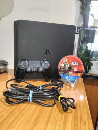PS4 Slim Nera + Red Dead Redemption 2