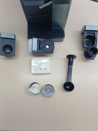 Cafetera cápsulas con tanque leche y 20 bares – Cecotec