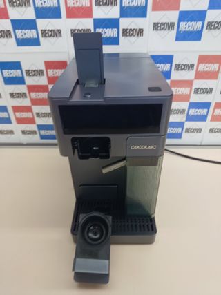 Cafetera cápsulas con tanque leche y 20 bares – Cecotec