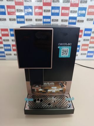 Cafetera superautomática WiFi 19 bares con tanque — Cecotec