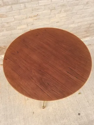 Mesa auxiliar redonda años 50