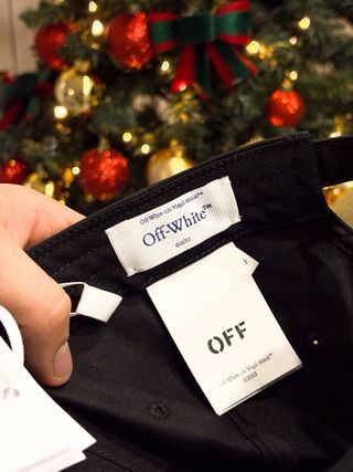 Cappellino Off-White “ Out Of Office”