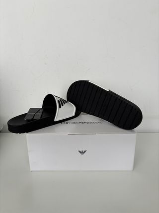 Chanclas Emporio Armani Negras y Blancas Talla 40