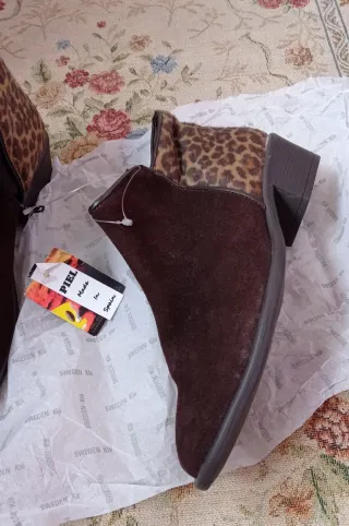 Botines de ante con estampado animal