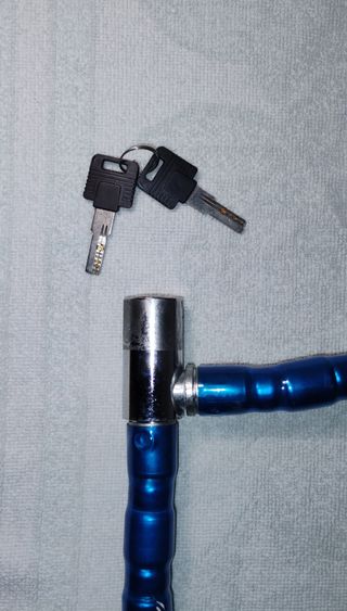 Candado cadena azul para moto, bici, patinete