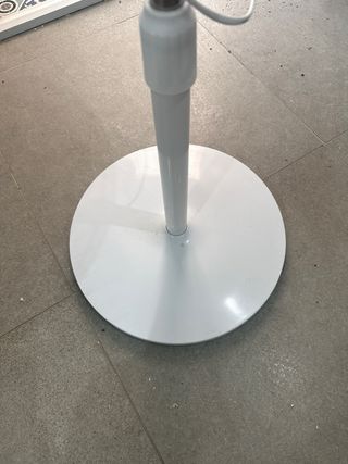 Ventilador de pie blanco