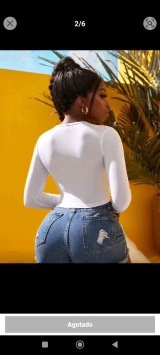 Top blanco con detalle de cordones