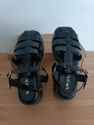 Sandalias negras