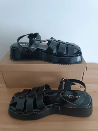 Sandalias negras