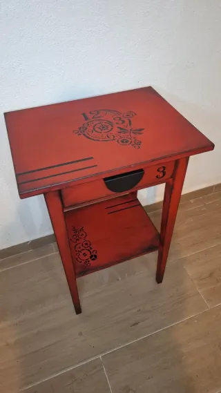 Mesita Auxiliar Estilo Industrial Roja