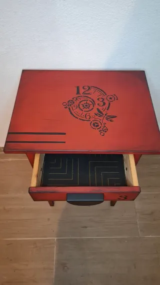 Mesita Auxiliar Estilo Industrial Roja