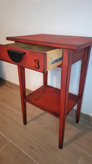 Mesita Auxiliar Estilo Industrial Roja