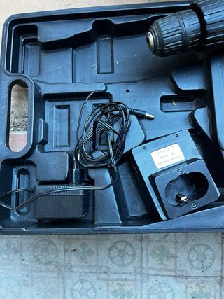 Taladro Inalámbrico 18V con Cargador