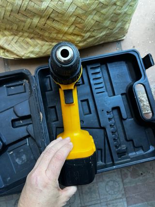 Taladro Inalámbrico 18V con Cargador