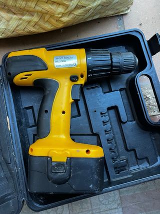 Taladro Inalámbrico 18V con Cargador