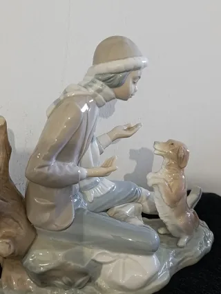 Figura Nao-Lladró: Niño con perro