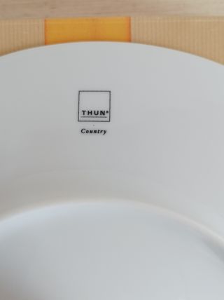 Thun alzata country con cartellino.