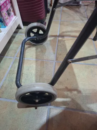 Andador Plegable con Asiento