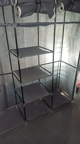 Armarios de tela gris