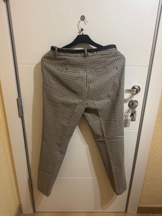 Pantalones de cuadros.