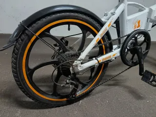 Bicicleta Eléctrica Plegable Blanca