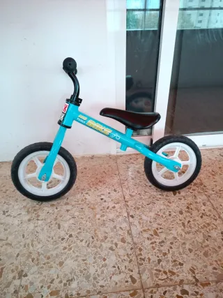 Bicicleta sin pedales / bici de equilibrio