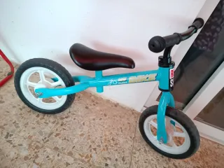 Bicicleta sin pedales / bici de equilibrio