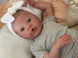 Preciosa bebé reborn