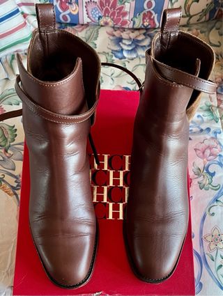 Botas Carolina Herrera Piel Marrón y Beige