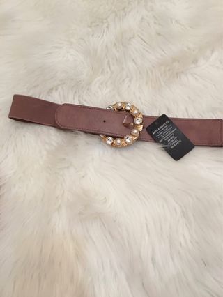 Cinto elástico feminino com fivela de pérolas