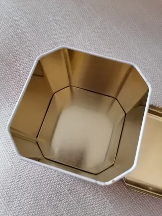 Caja metálica Yves Rocher