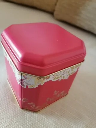 Caja metálica Yves Rocher