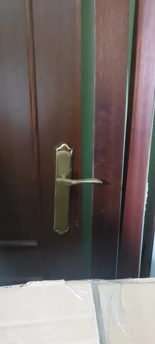 Puerta de madera maciza Medidas 2m altox72 ancho