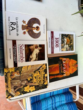 diferentes libros de Historia