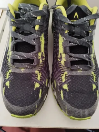 Zapatillas deportivas BODYMAPPING negras y verdes