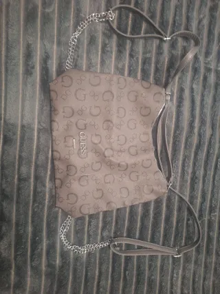 Bolso Guess Marrón y Plateado
