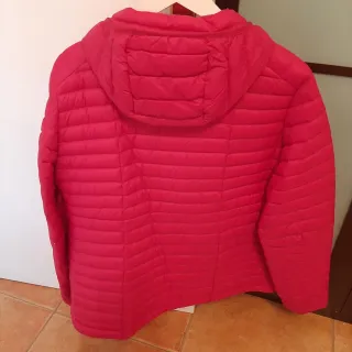 Chaqueta acolchada ligera rosa fusia