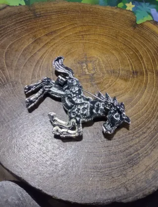 Broche caballo negro con pedrería Strass