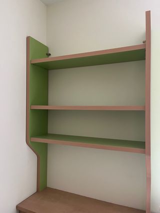 Estantería de madera maciza para cuarto